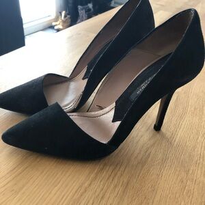 Zara Classic Black Heels diagonal cut